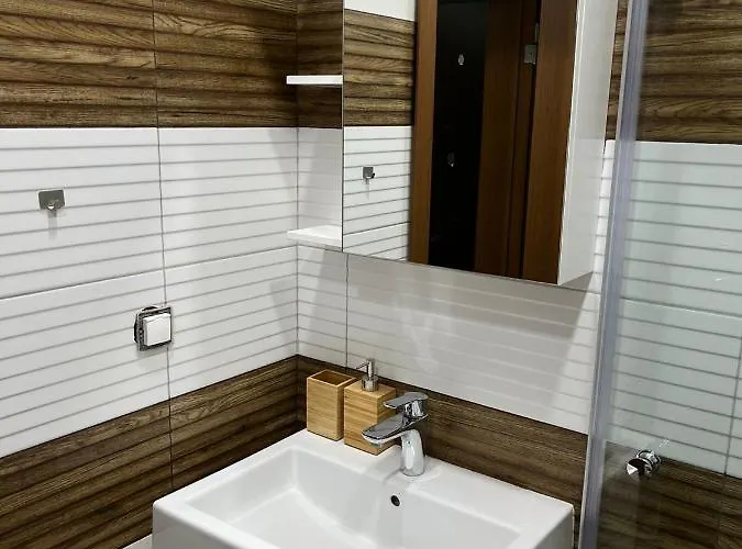 Niko's Deluxe * Sofía